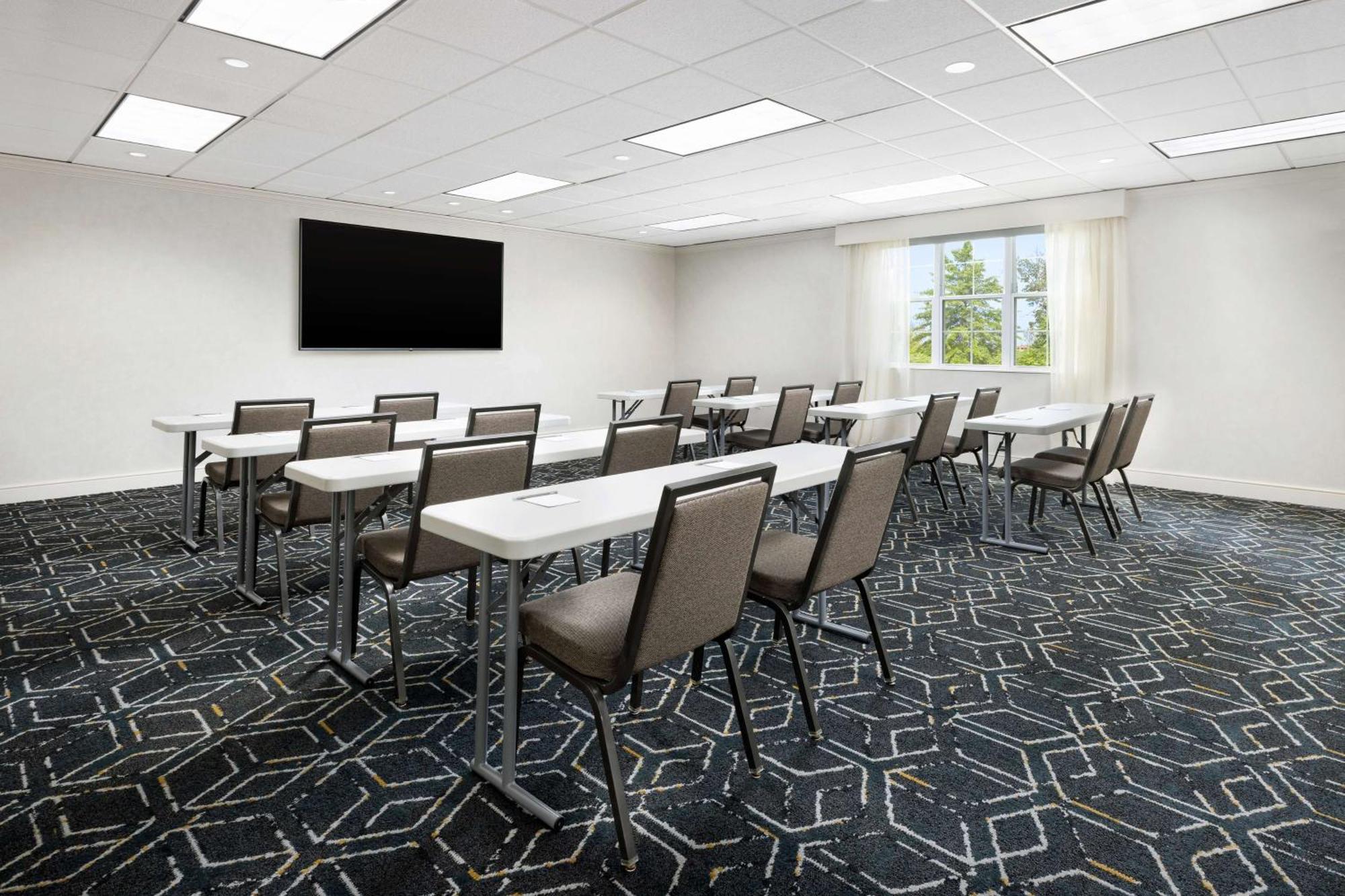 Homewood Suites By Hilton Портсмут Экстерьер фото